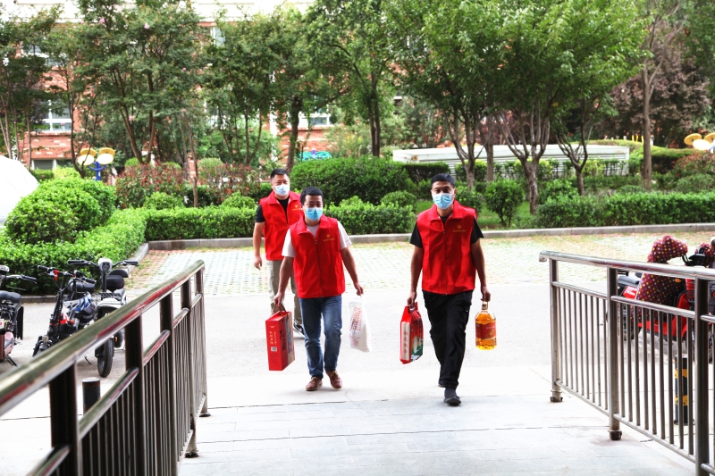 用心用情暖民心 安居保障惠民生——市房产管理服务中心、市保障性住房管理服务中心安居服务党员先锋队开展中秋走访慰问